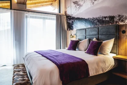 Chalet Mozart king-size bedroom with private balcony fractional chalet Zell am See