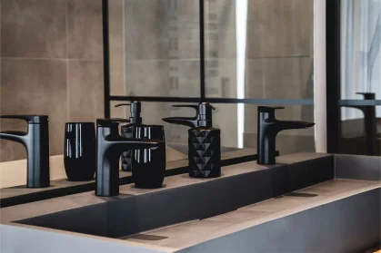 Chalet Mozart master suite sitting area alpine-chic fractional chalet ownership